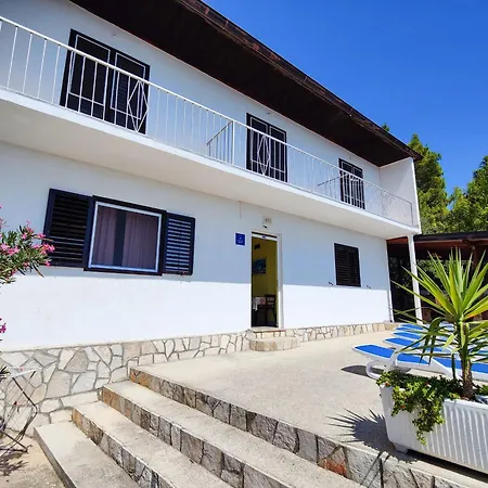 Robinson Olympos بيت للعطل Gdinj